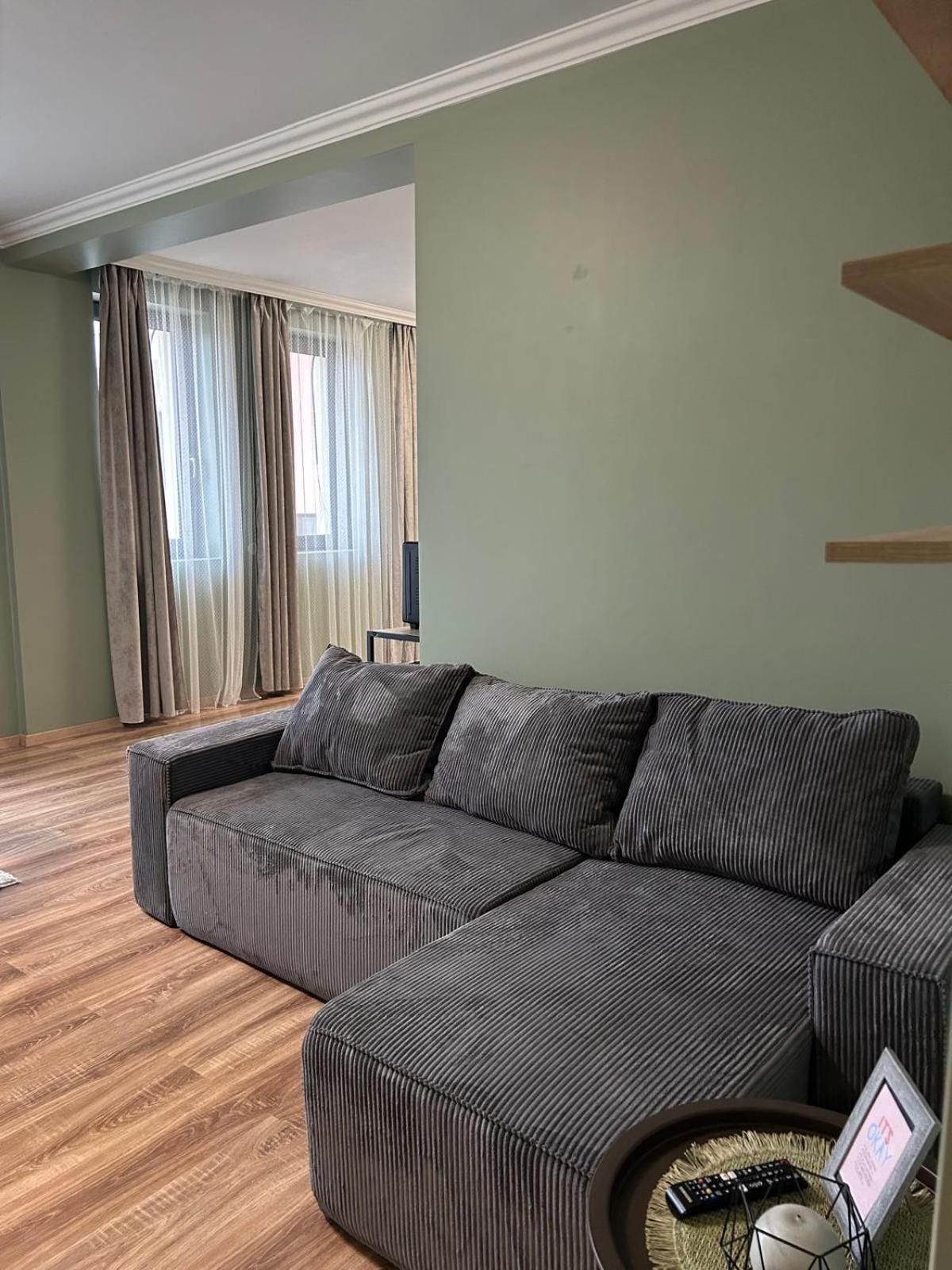 Becca'S Downtown Apartment With Private Parking Oradea Dış mekan fotoğraf